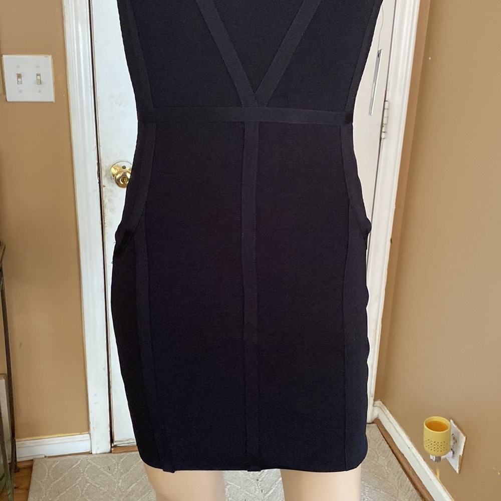 Guess fitted NWT dress cb - Picture 4 of 9